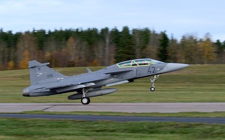 Riasztották a magyar Gripeneket egy utasszállító gép miatt