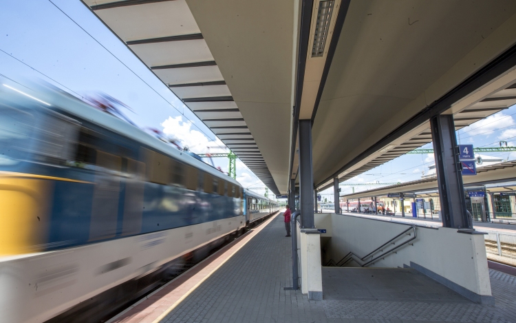 Bővül a kedvezményes e-vonatjeggyel igénybe vehető járatok köre