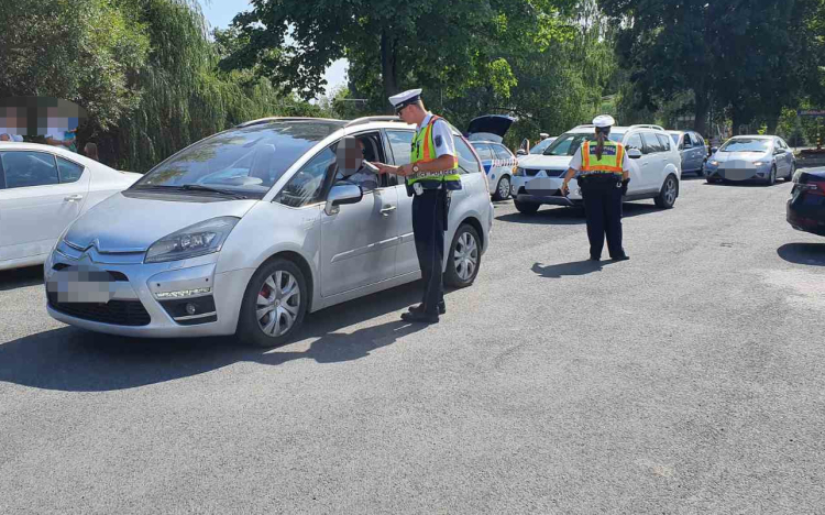 Közlekedési akciót tart a rendőrség az utakon