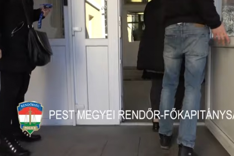 Pénzmosó csalókat kaptak el - VIDEÓ